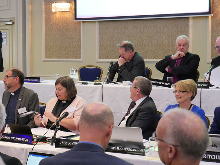 Bishop-Burrows-chairing-Bills-session-at-General-Synod