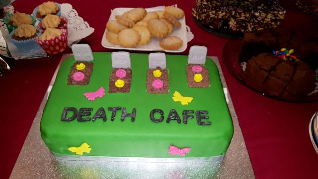 Death cafe - grave cake