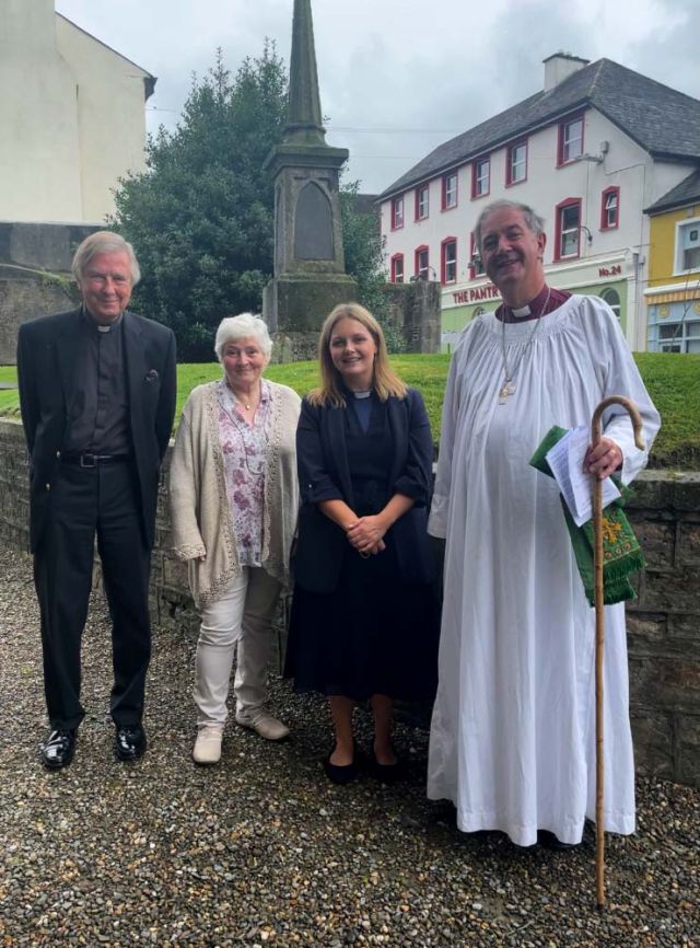 Bishop-Michael-Burrows-Rev.-Nicola-Halford-Dean-Leslie-and-Avril-Forrest-on-the-50th-Anniversary-of-his-Ordination-as-Priest-opt